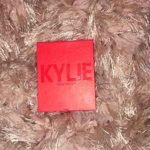 Kylie Jenner pressed blush powder